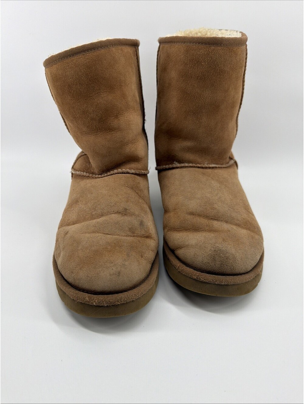 UGG Women’s Classic Short II Chestnut Boots US 10